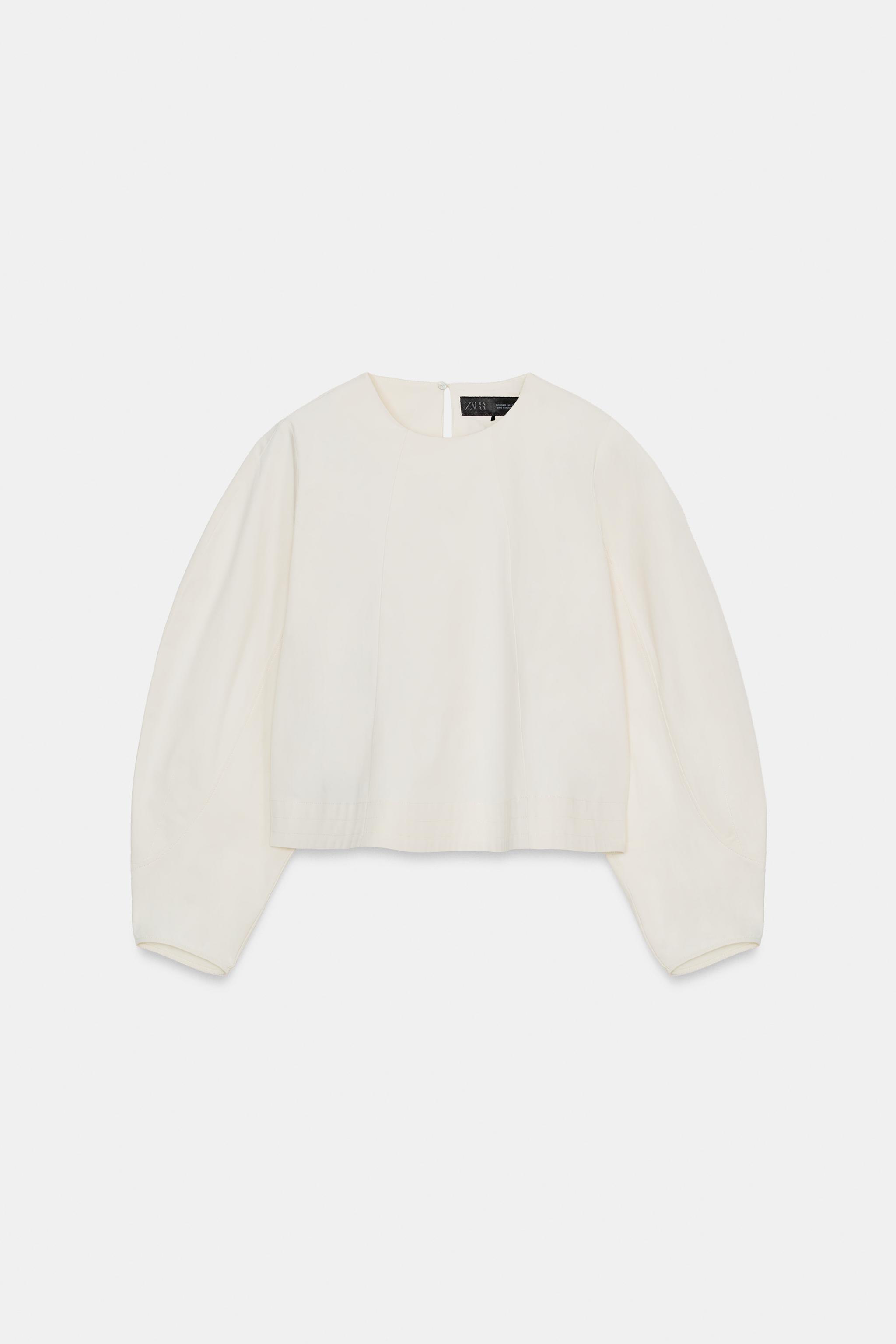 VOLUME SLEEVE CROP TOP